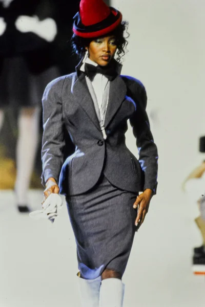Look 3